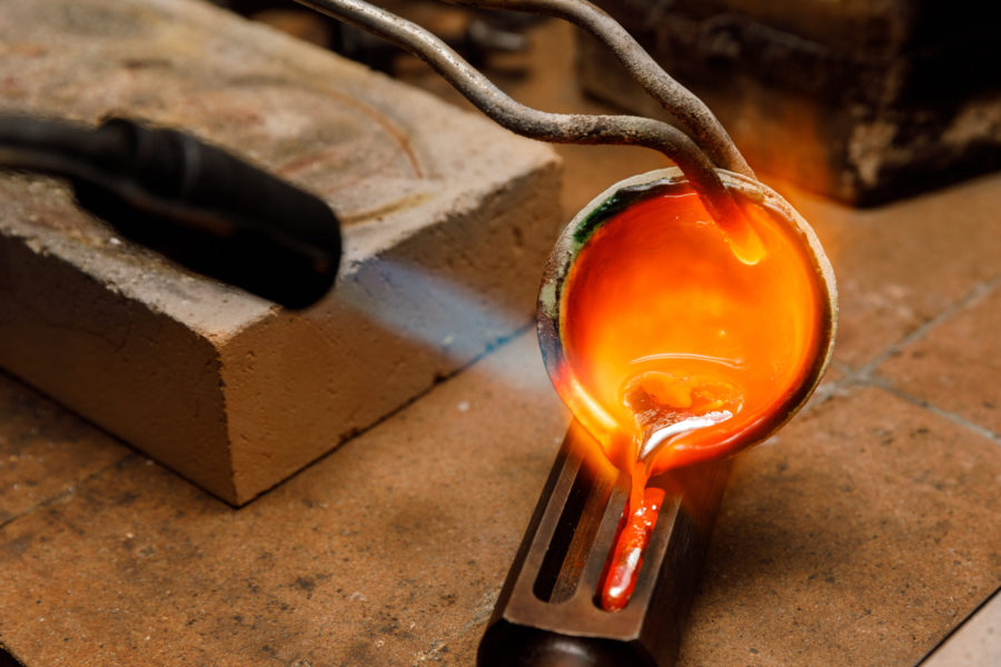 Gold price falls to near $2,000 level on strong US jobs data