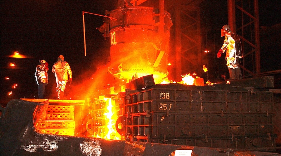 China scoops up cheap Indian iron ore in bid to trim steel costs