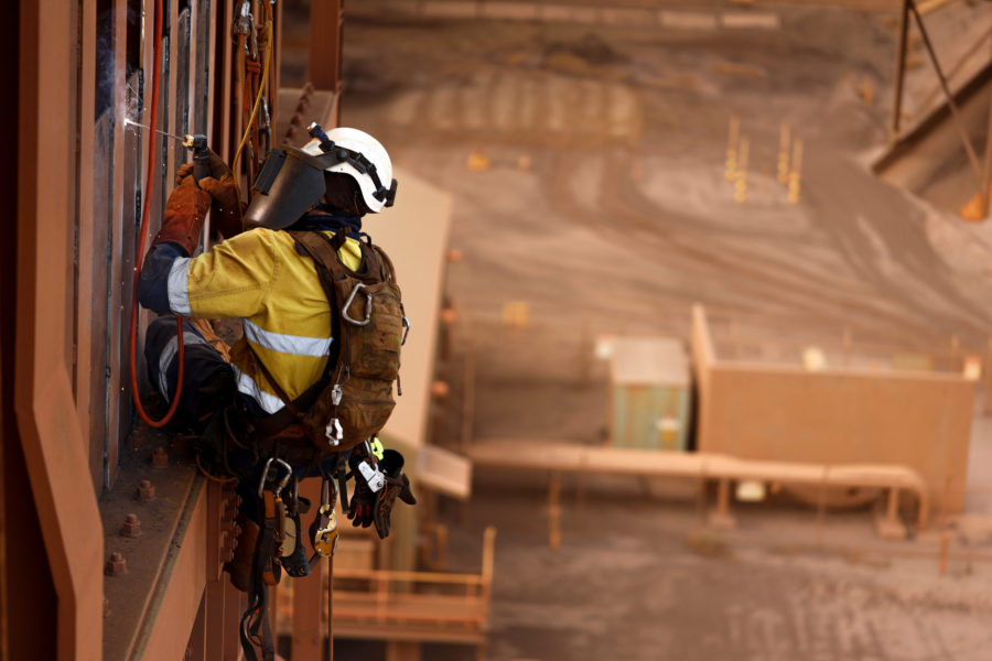Iron ore price falls despite China’s support measures