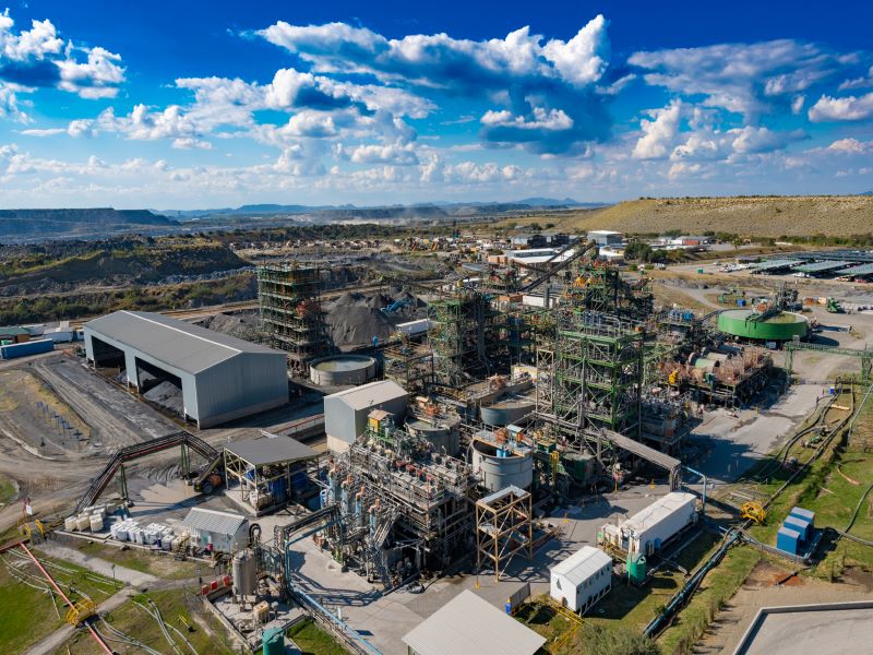 Tharisa delays Zimbabwe platinum mine, citing weak prices and uncertain economy