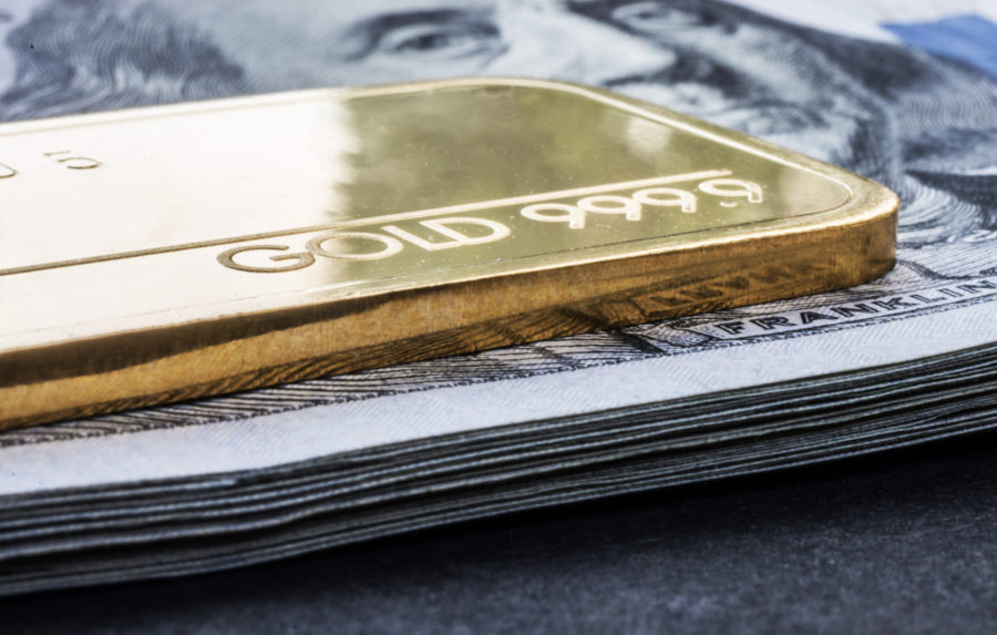 Fed dots spur gold